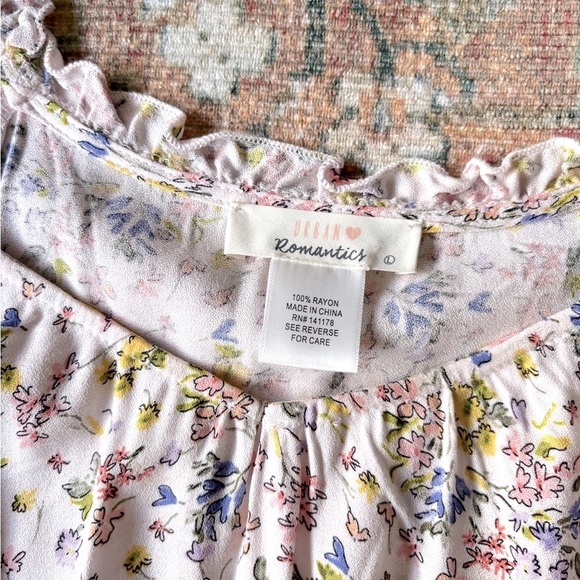 🌿💕 Urban Romantics Floral Ruffle Blouse - Picture 5 of 6